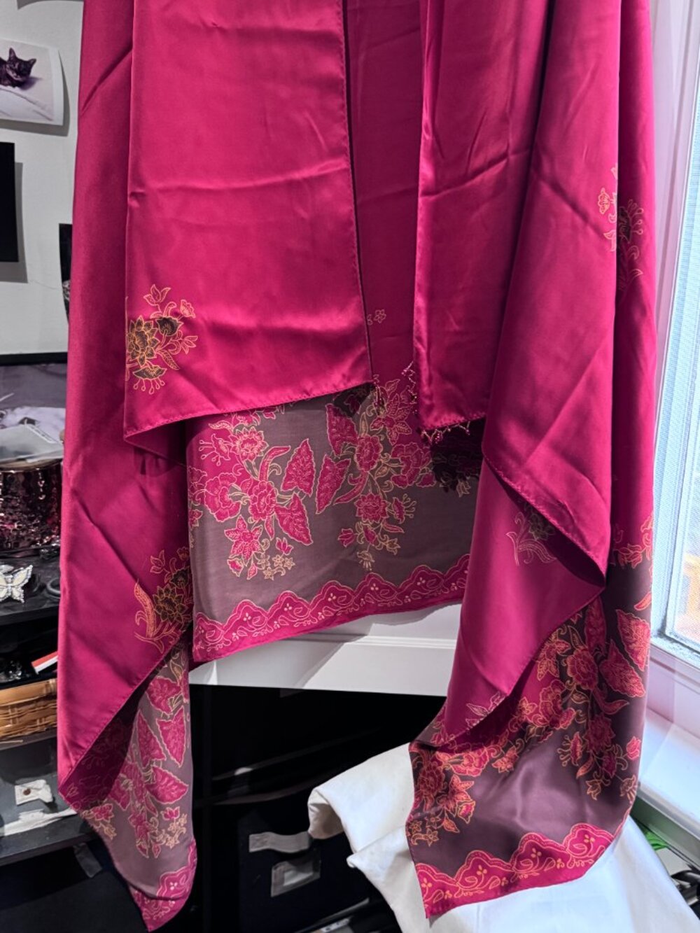 ✨❤️ Rare Vintage Victoria's Secret Floral Shawl Wrap – Timeless Elegance ❤️✨ - Picture 7 of 16